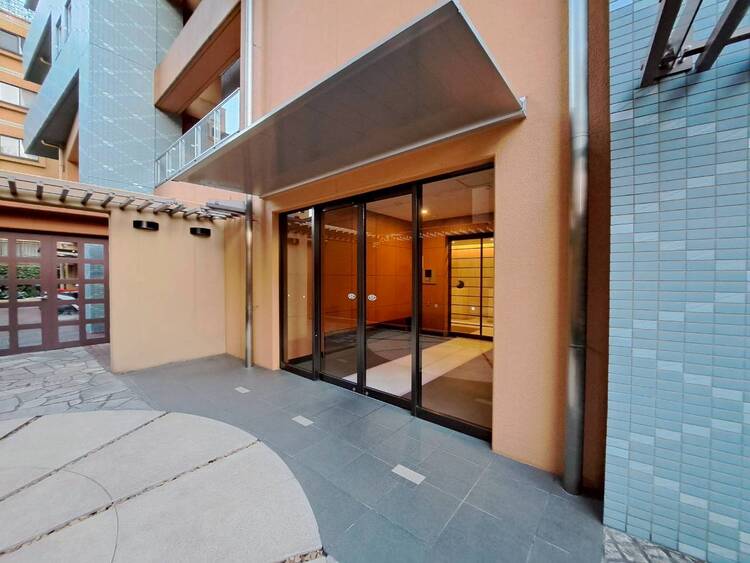 その他 上質感漂う玄関アプローチです。