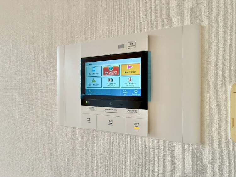 その他 誰が来てもわかる様にモニター付きインターホンを設置。