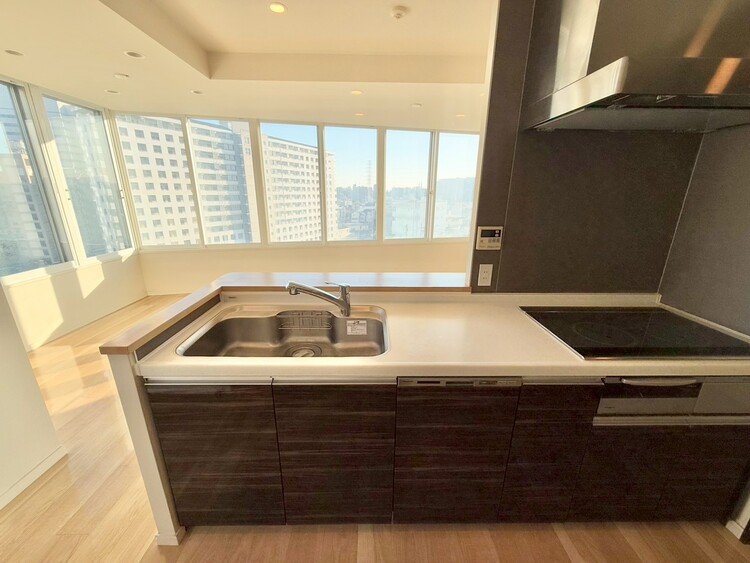 その他 開放感のあるキッチンスペース。調理をしながら、会話も弾みそうですね。