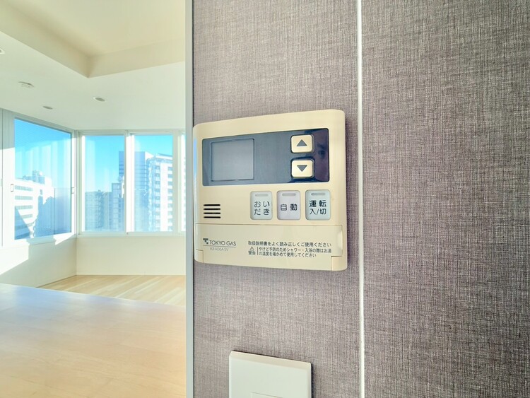 その他 見やすい画面で操作しやすい給湯パネル。