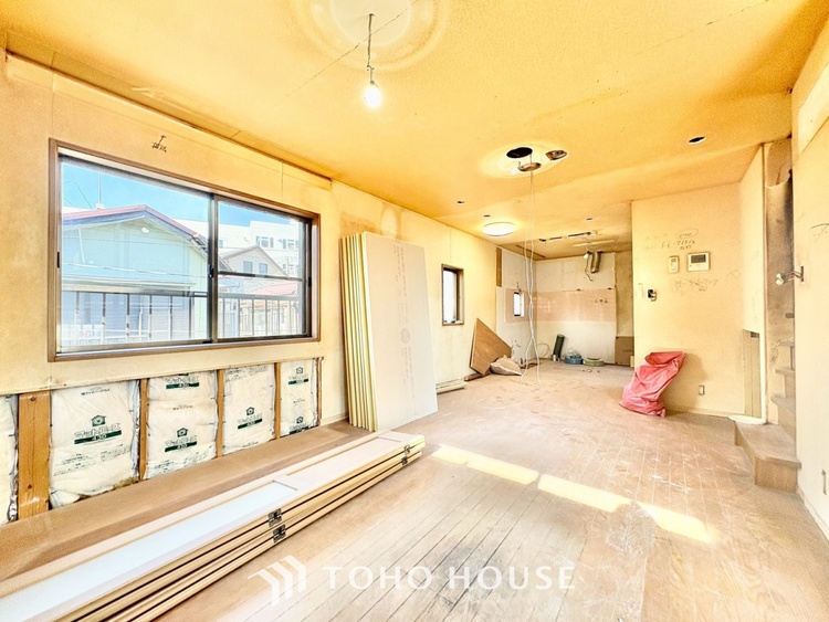 内装 【自身の道】華道、剣道、そしてここで暮らす者の正道。物事の正しい考えや愛する家族とのコミュニケーション。そんな考えの暮らし方がこの空間にも散りばめられている。