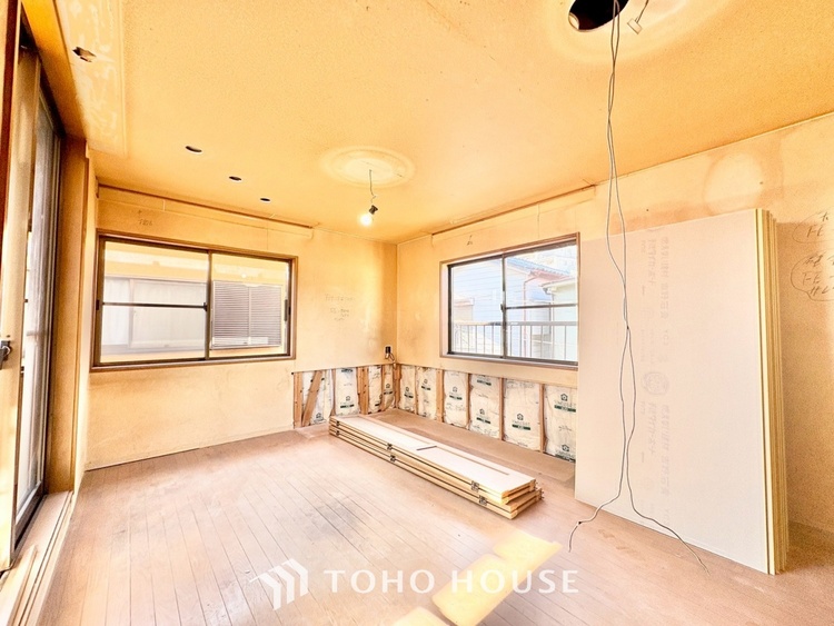 内装 【隠された美しさ】流麗な音楽が流れているような繊細でいながら整然かつ堅牢なこの空間。この空間は確かに美しい。しかし、そこには美しさ以上のものが隠されている。