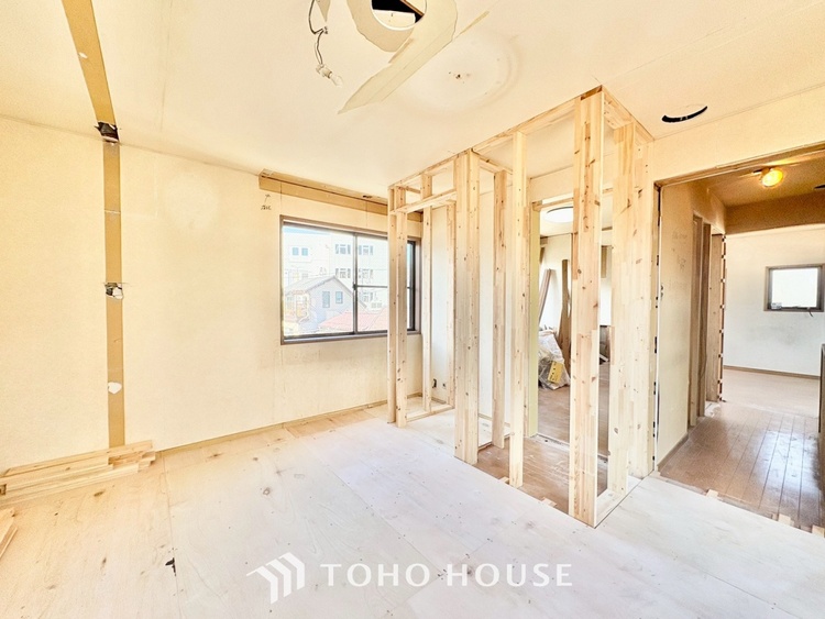 内装 【素敵な空間】君の姿に一瞬足を止めていた。美しくて惑わされてしまった自分が信じられない位素敵な空間。そしてこの空間に君がいて喜び歌を歌う僕が燥いでいる。