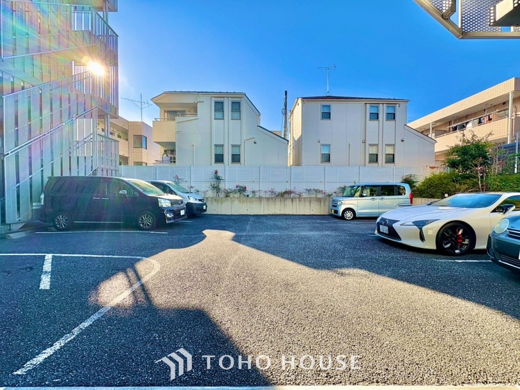 外観 ◆子供部屋◆冷涼な風、そよぐリビング。だんらんの場所はここから始まり、ここで終わる。家族の笑顔が集う素敵な場所だから、こだわり抜いた思いが詰まっているのだと思う。