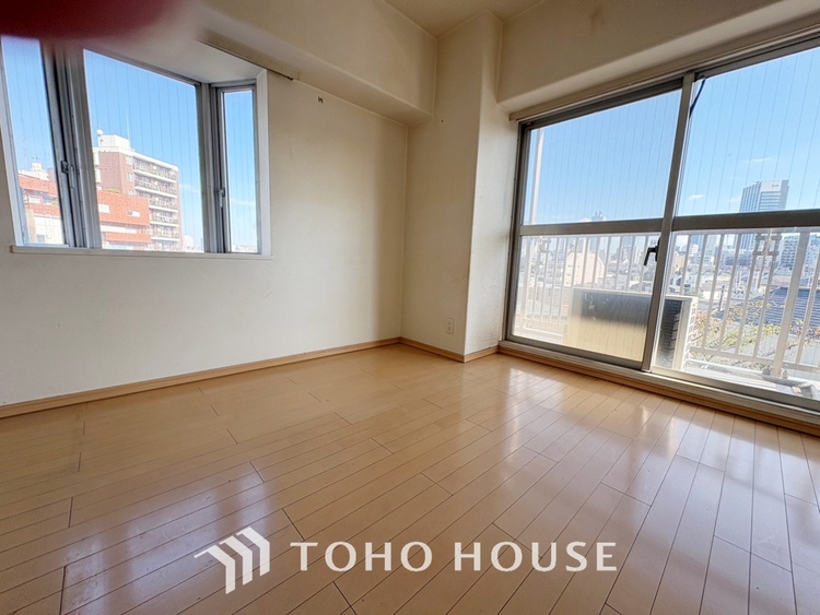 内装 【Private room】家族個々の安らぎの空間。プライベートなBedRoomは暮らす方の感性で造り上げたいもの。誰もが好みで飾れるシンプルな室内に仕上げてあります。