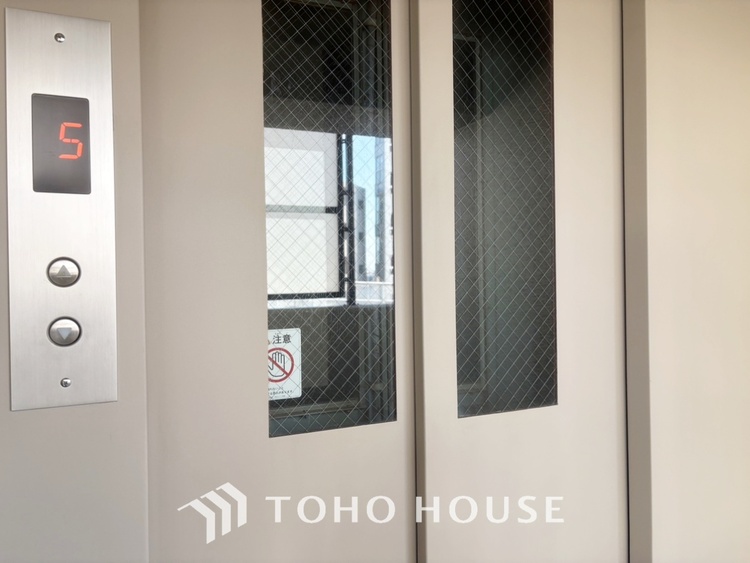 収納 【closet】奥行きのあるクローゼットを採用。衣装ケースや、掃除機といった電化製品まで多くの物を収納できるようなつくりになっております。是非一度、ご自身の目でお確かめ下さい。