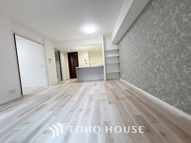 内装 【Quietness】プライベートなお部屋では静かに時を過ごしたい。読書をして、物思いにふける・・光りに満たされた安らぎの空間をがここにはあります。