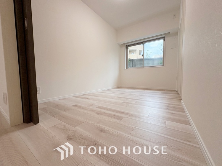 内装 【Quietness】プライベートなお部屋では静かに時を過ごしたい。読書をして、物思いにふける・・光りに満たされた安らぎの空間をがここにはあります。