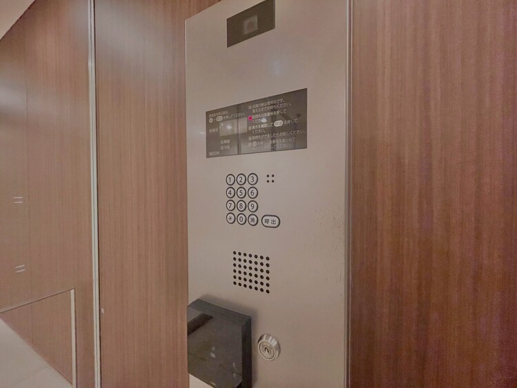 その他 誰が来てもわかる様にモニター付きインターホンを設置。