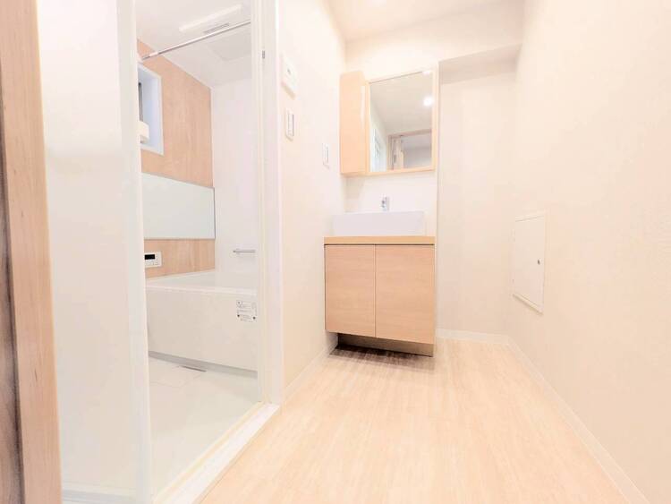 その他 十分な広さの脱衣所。