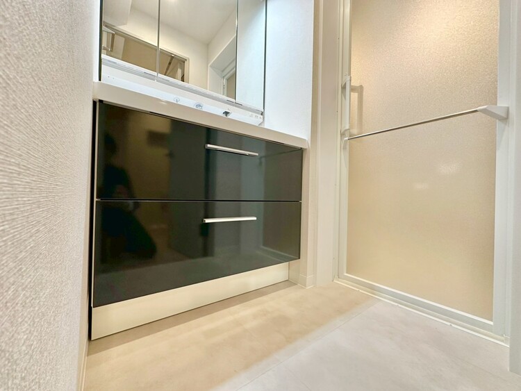 その他 清潔感を感じられる洗面化粧台。