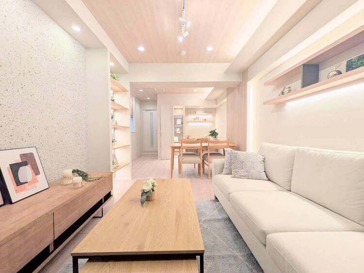 居間 伸びやかな空間のなかで、ゆったりとしたひとときを過ごせます。