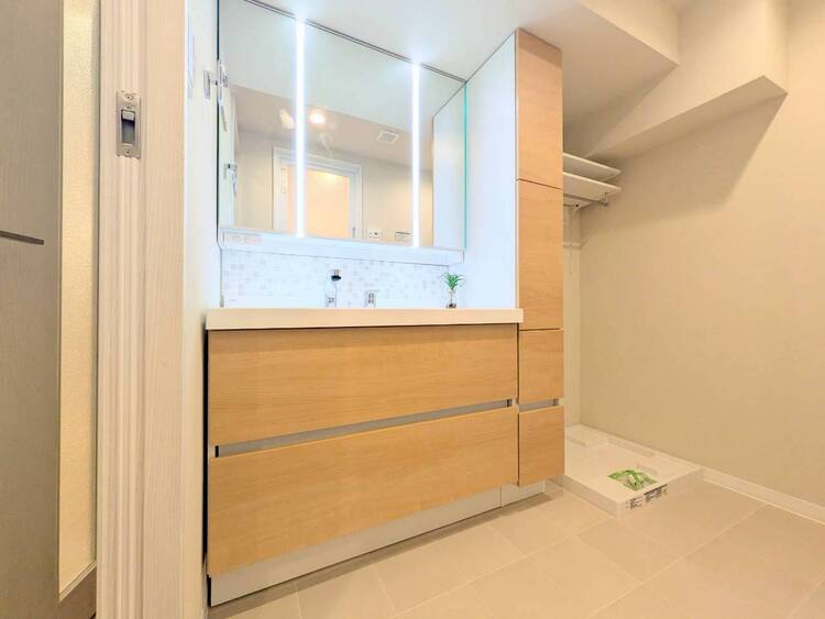 洗面 清潔感を感じられる洗面化粧台。