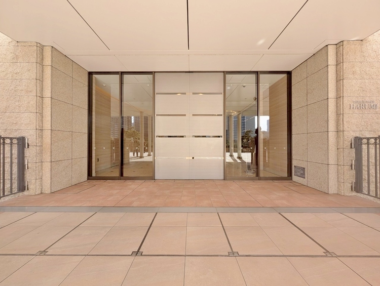 エントランス 外と内をつなぐエントランスは、まさに顔となる場所。