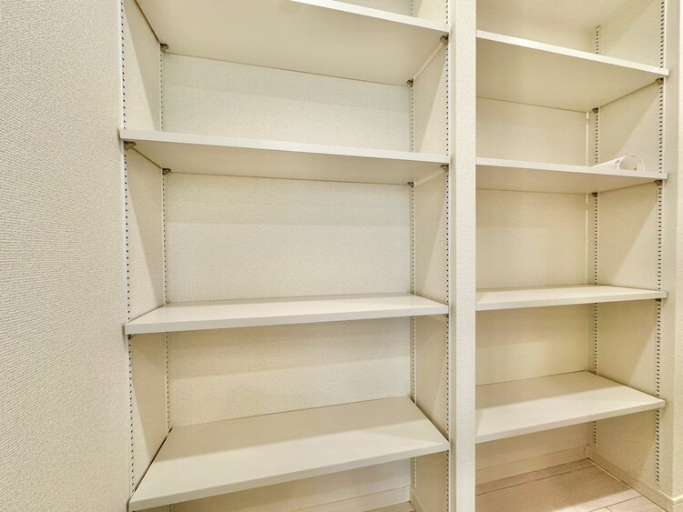 その他 家電やスーツケース、ストック品など何でも片付く嬉しい空間です。