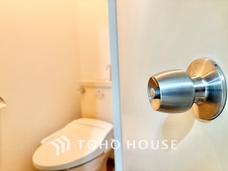 トイレ 現在改装中◆快適◆な生活に不可欠。節水型の高性能トイレを新設。