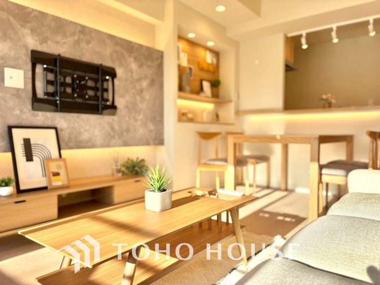 内装 【LIVING】◆眩い◆光が燦々と入り、家族の笑顔を照らす。「いつまでも続いて」と願う夢のような毎日がここにある。