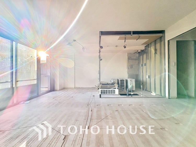 内装 現在改装中◆眩い◆光が燦々と入り、家族の笑顔を照らす。「いつまでも続いて」と願う夢のような毎日がここにある。