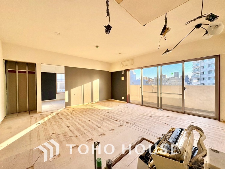 内装 現在改装中◆simple is best◆無駄のない綺麗なつくりのリビングルームであなただけの暮らしを。