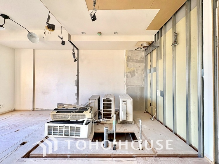 キッチン 現在改装中◆ワクワク◆開放的で機能性も高いシステムキッチン。お子様は毎日のご飯にワクワク！