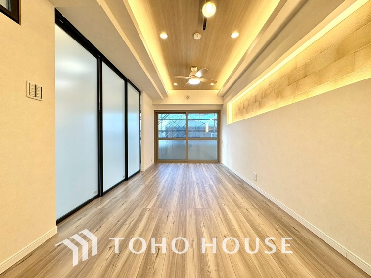 内装 【LIVING】◆眩い◆光が燦々と入り、家族の笑顔を照らす。「いつまでも続いて」と願う夢のような毎日がここにある。