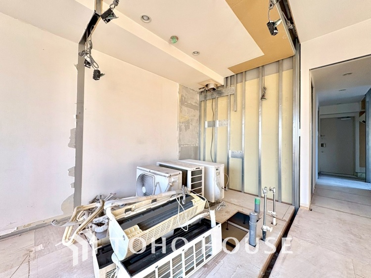 その他 現在改装中◆開放的◆後片付けが楽なシステムキッチン。収納スペースの充実！