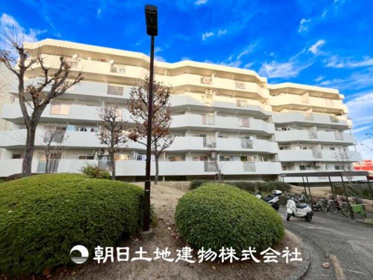 外観 気持ちよい開放感があり、遮るものもなく気持ちのいい景色が広がります。お部屋にも爽やかな風と暖かく柔らかな日差しが差し込み、気持ちを穏やかにしてくれます。毎日の暮らしを豊かに彩ります。