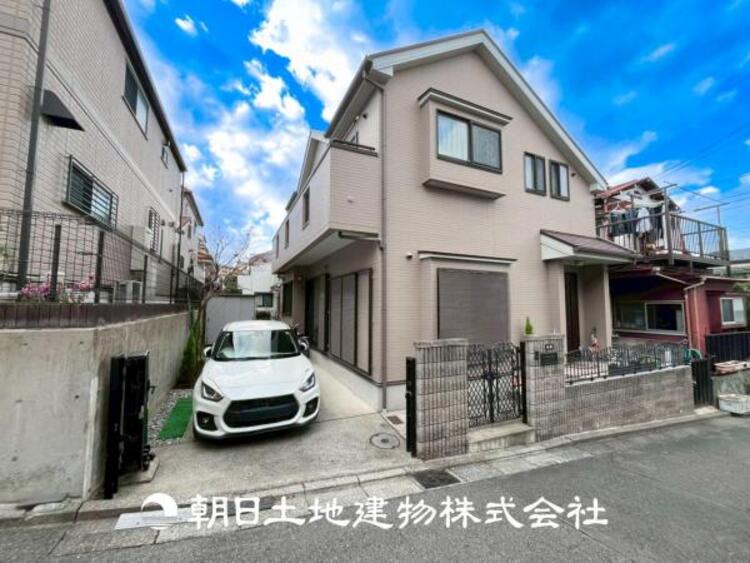 外観 外観写真】デザインされた空間と競い合うかのような充実した建物と共に大切な家族の思い出を刻んでいきます。