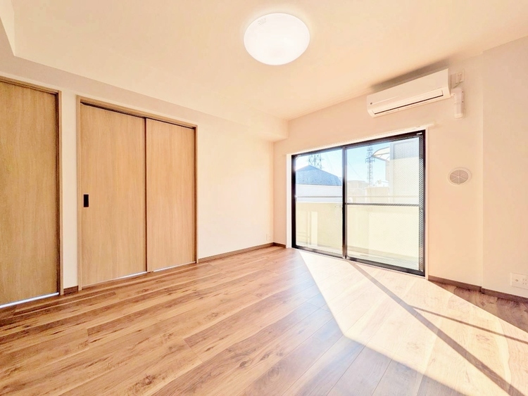 居間 快適に過ごす毎日を求めて、暮らしの中でご自身の「マイホーム」に創り上げてください。