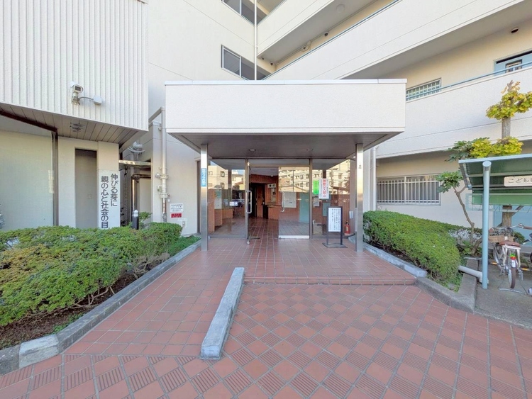 エントランス 外と内をつなぐエントランスは、まさに顔となる場所。