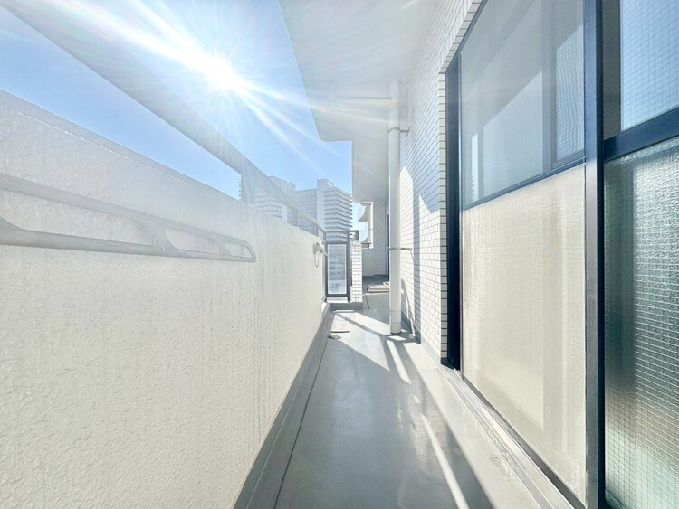 バルコニー 暮らしの中で、光と風を演出してくれるバルコニー。