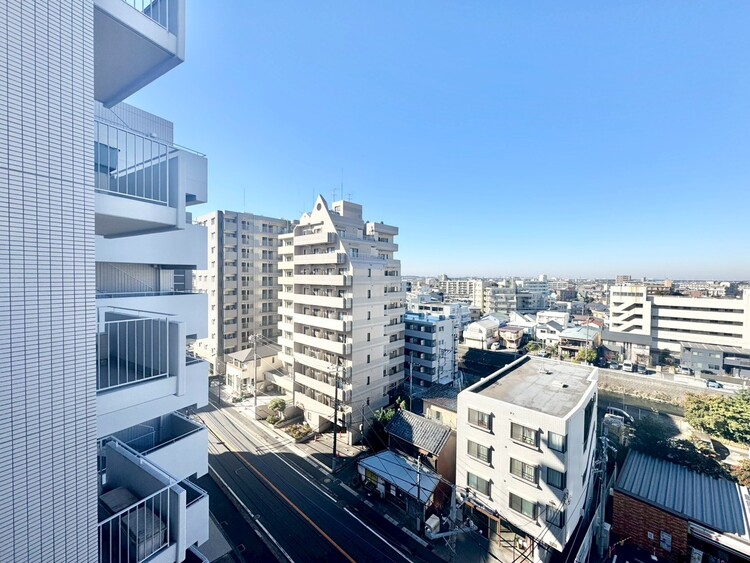 バルコニー 頬をなでる、優しい風を感じることが出来ます。