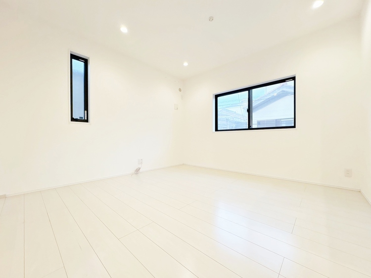 居間 飾り過ぎないシンプルな内装と偏り過ぎないデザインで統一しました。