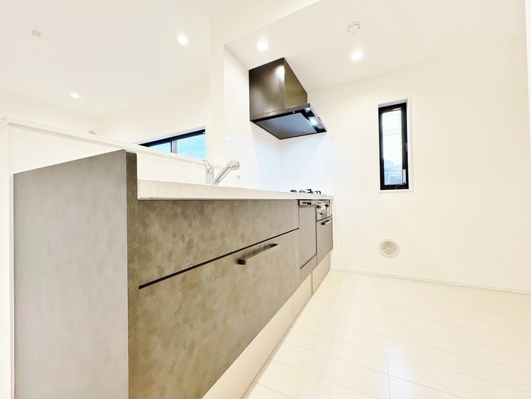 キッチン 洗練されたスタイリッシュなデザイン性と使いやすさを備えた仕様。