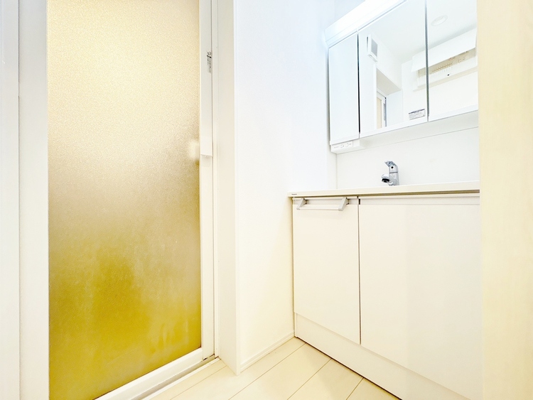 洗面 清潔感と心地よさを重視した、上質感漂うパウダールーム。