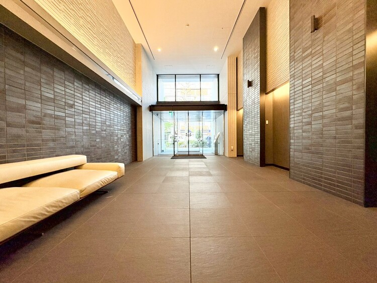 エントランス エントランス内部は、管理が行き届き清潔な共有スペースとなっています。