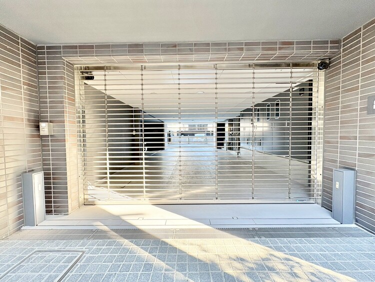 駐車場 本物件の駐車スペースです。車種制限のある場合もございますので、お気軽にお問い合わせくださいませ。