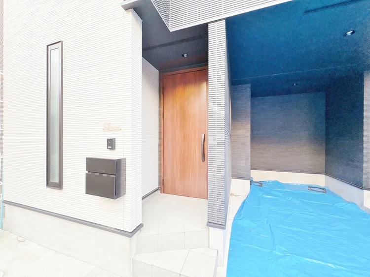 玄関 玄関を開ければ、そこは安らぎのご自宅。