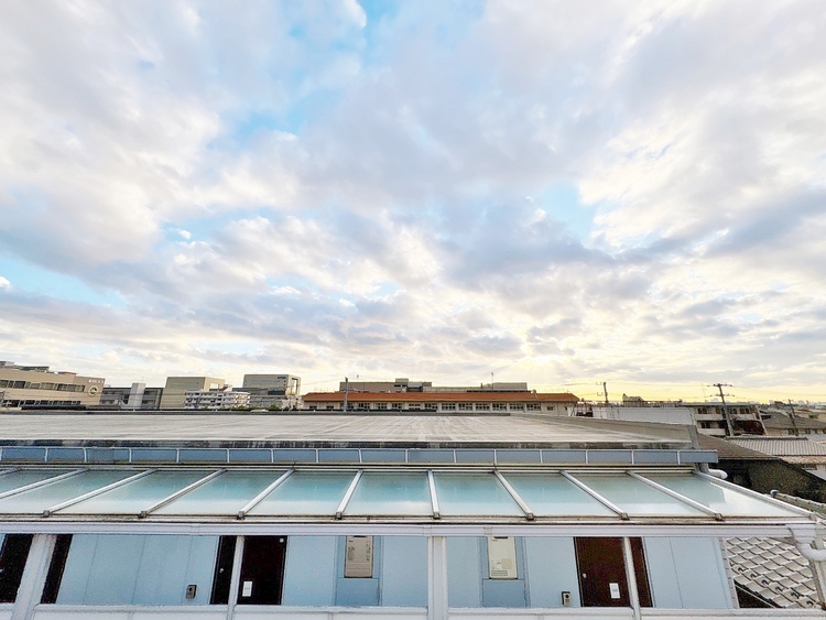 バルコニー 頬をなでる、優しい風を感じることが出来ます。