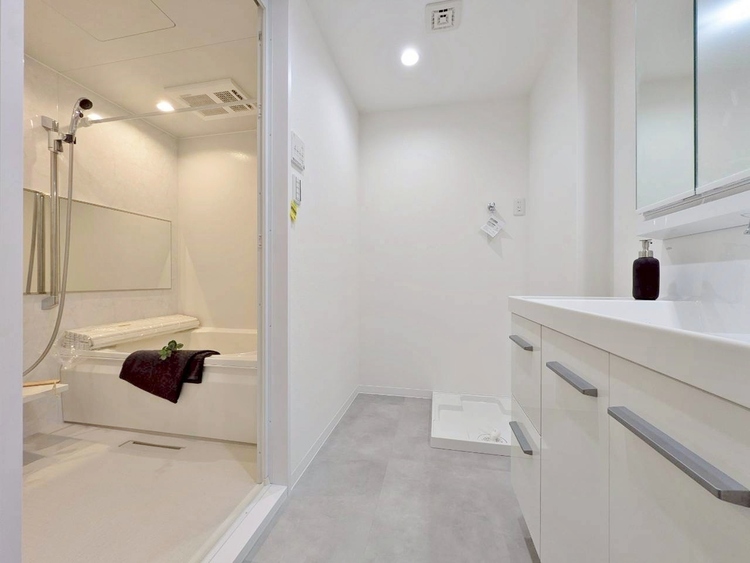 洗面 清潔感と心地よさを重視した、上質感漂うパウダールーム。