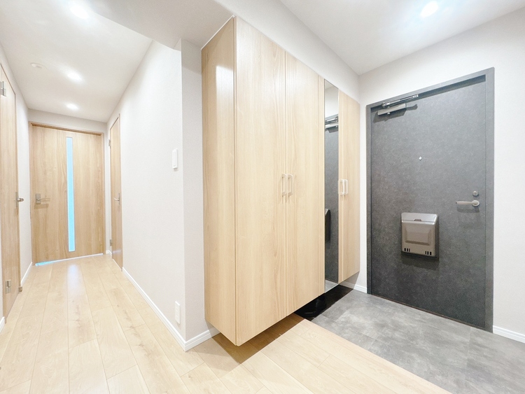 玄関 シューズボックスを完備した玄関です。