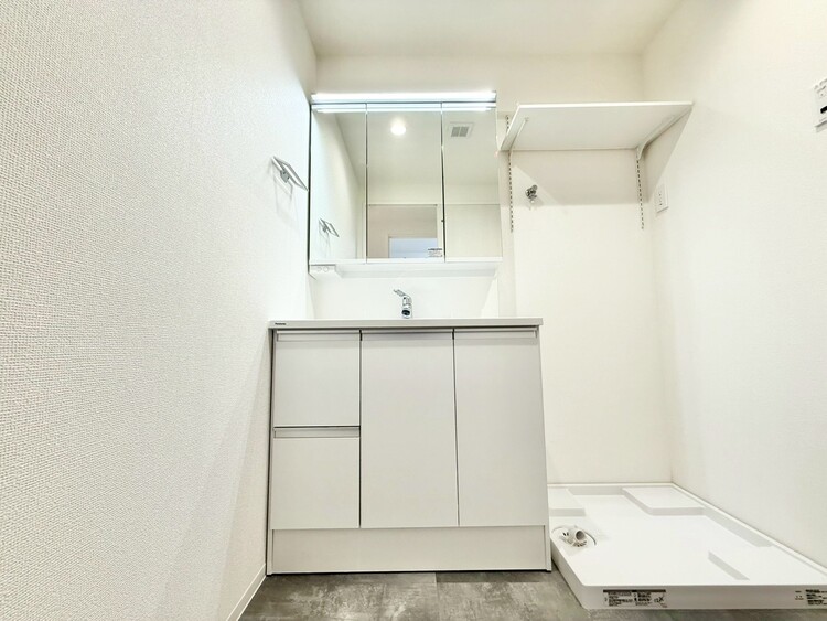 洗面 何かと物が増える場所だからこそ、スッキリと見映えの良い空間に。