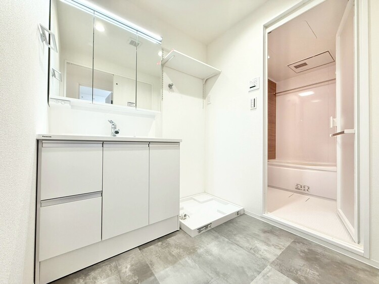 洗面 清潔感と心地よさを重視した、上質感漂うパウダールーム。