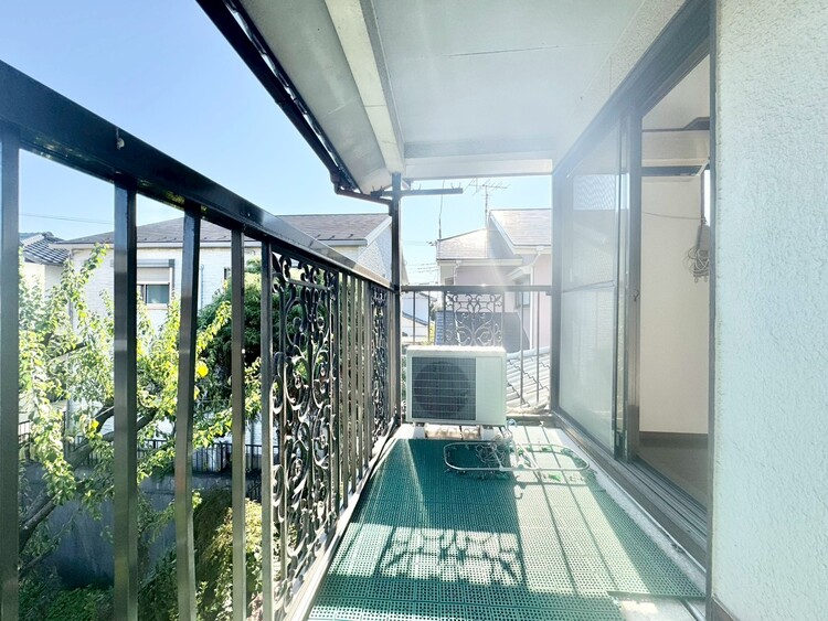 バルコニー 暮らしの中で、光と風を演出してくれるバルコニー。