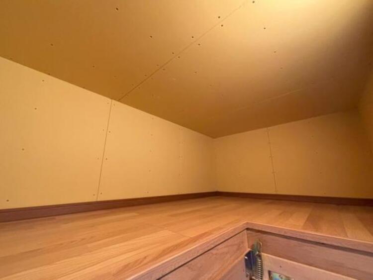 収納 広々した小屋裏収納は、多目的にお使いいただける便利な空間です。