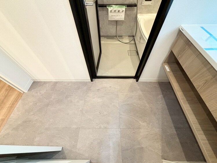 その他 十分な広さの脱衣所。