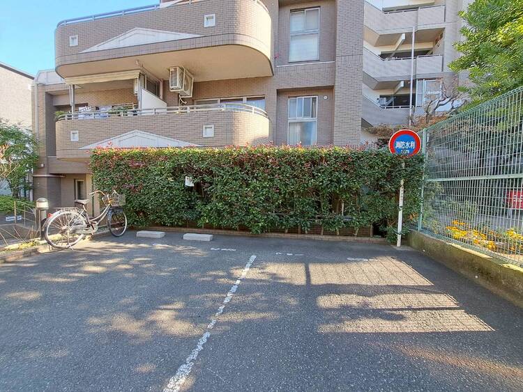 その他 駐車スペースが嬉しいですね。※空き状況は都度ご確認下さい。