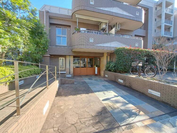 その他 マンションの敷地内には、中庭もございます。