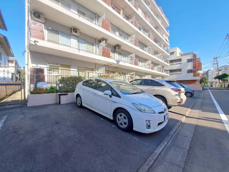 その他 駐車スペースが嬉しいですね。※空き状況は都度ご確認下さい。