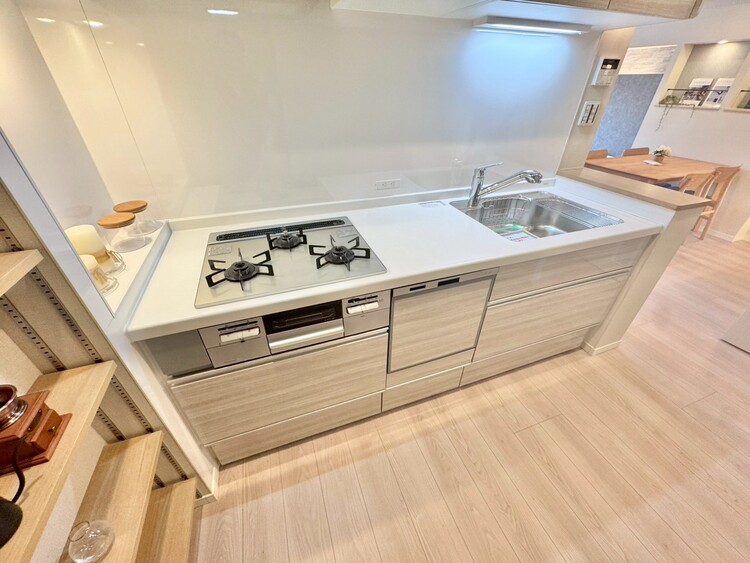 その他 使いやすくスタイリッシュなキッチン空間になっております。